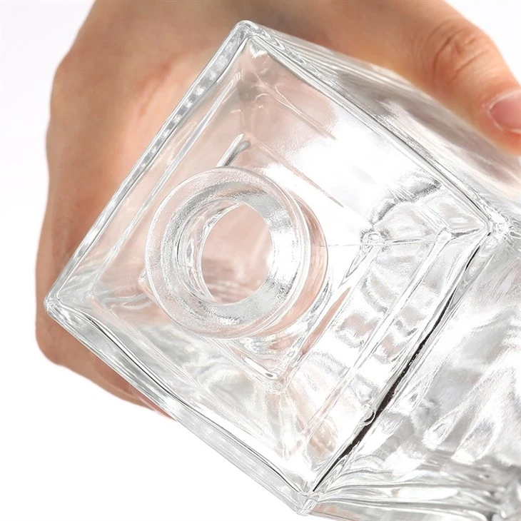A Thick Rectangular Transparent Glass Bottle high quality